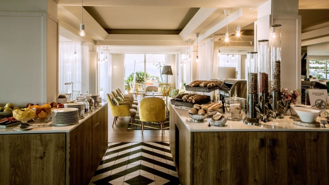 La Carte Postale - 8