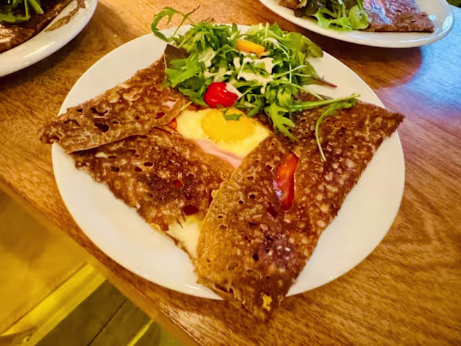 Crêperie "Chez Bécassine" - Restaurant - Clichy
