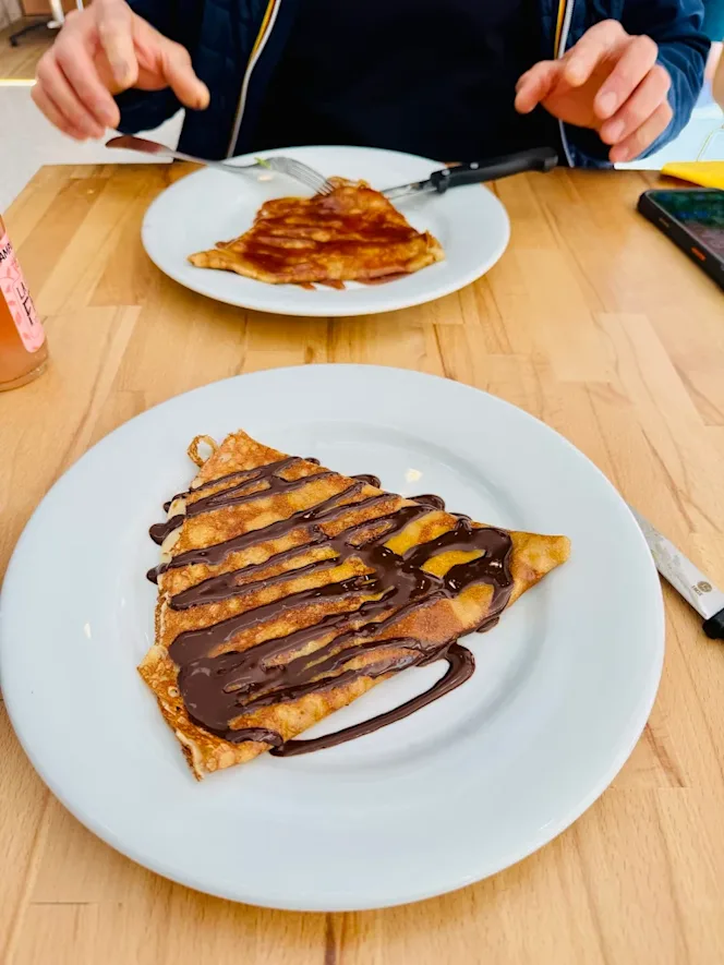 Crêperie "Chez Bécassine" - Restaurant - Clichy