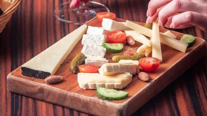 Trader's Wine Bar and Restaurant - London - 1