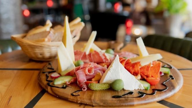 Trader's Wine Bar and Restaurant - London - 3