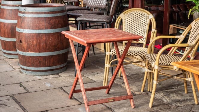 Trader's Wine Bar and Restaurant - London - 7