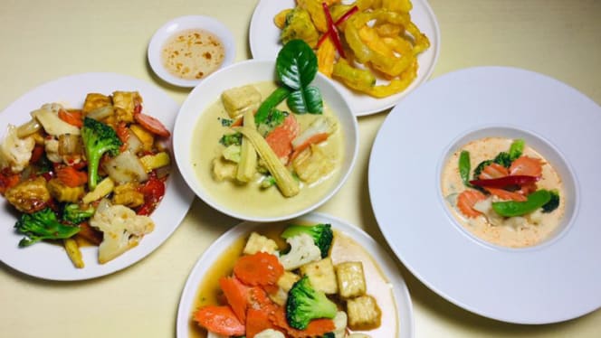 Nok Nok Thai Food - 0