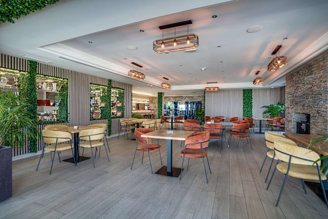 LA View Restaurant - 7