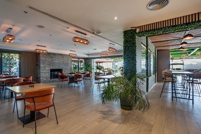 LA View Restaurant - 6