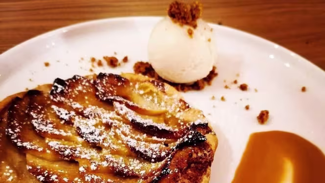 Joséphine à table - 2