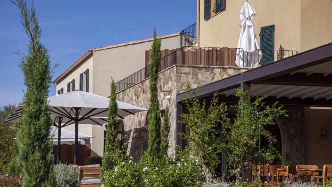 Joséphine à table - 0