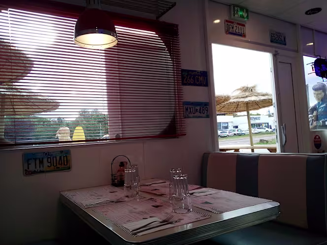 Ritchie's Diner - 6