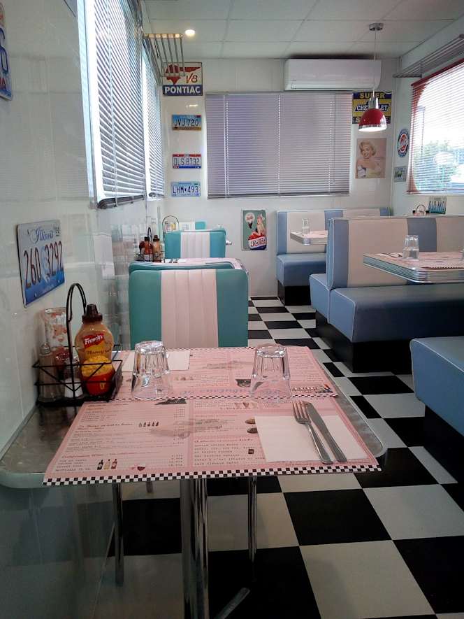 Ritchie's Diner - 5