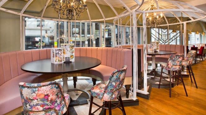 Slug and Lettuce Liverpool - 8