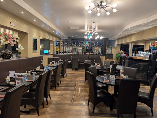 Ora Restaurant & Cafe - 4