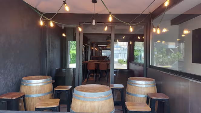 La Vinoteca Espanola - 2