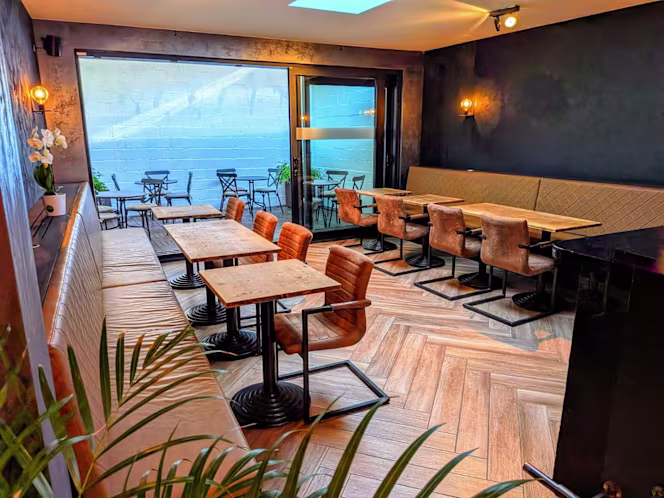 La Vinoteca Espanola - 4