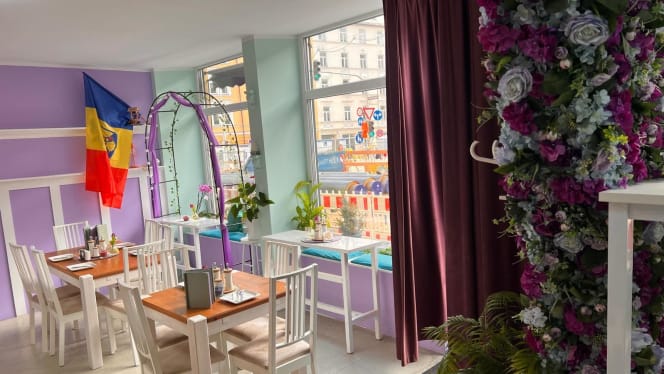 Mareli Restaurant & Cafe - 5