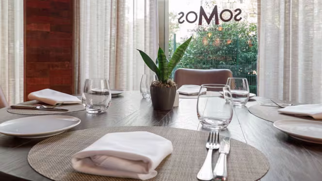 soMos Restaurant & Lounge - 6