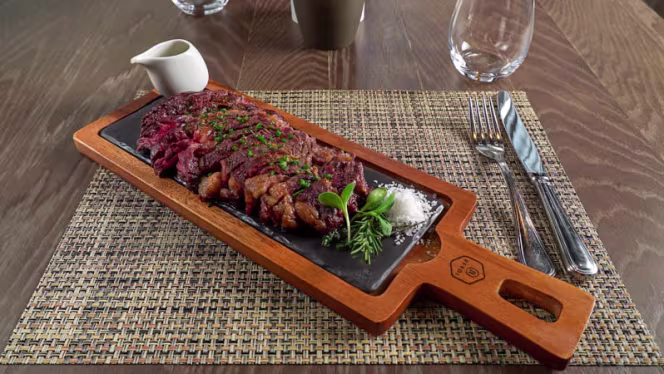 soMos Restaurant & Lounge - 2