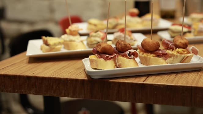 Bodega Los Amigos - 1