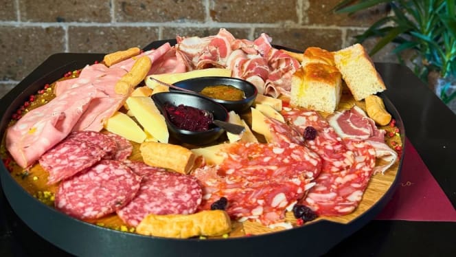 Decimonono Winebar - 2