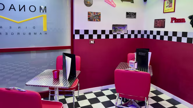 Monaco Diner Hamburgeria - 5