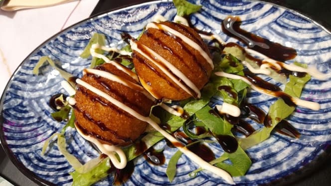 Nakama Sushi & Cocktail Bar - 4