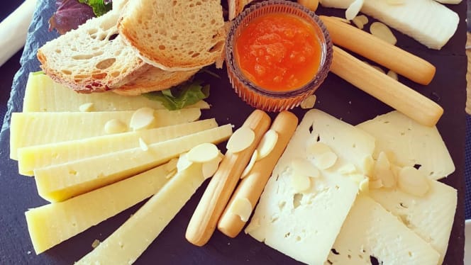 Mira Tapas & Wine - 6