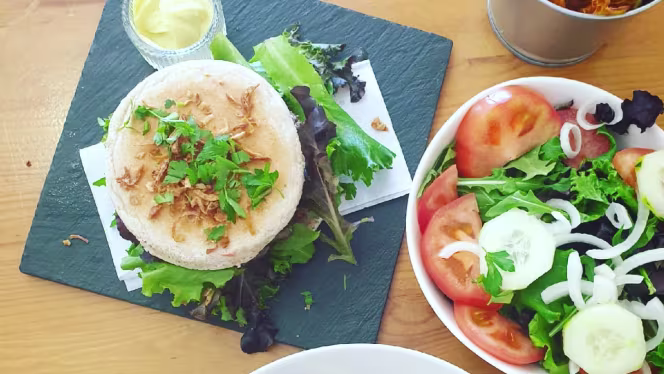 Mira Tapas & Wine - 8