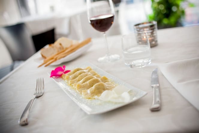 Laura's Restaurant - 3