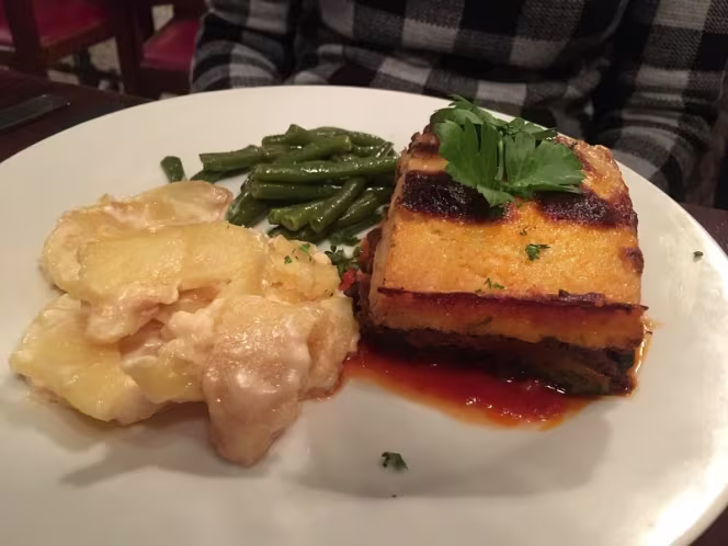 Le Petit Bistrot - 4