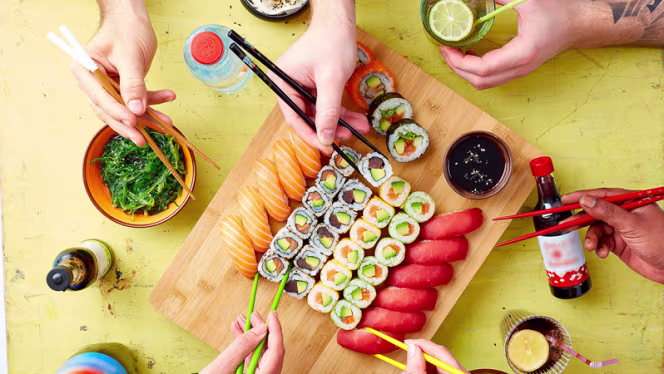 Eat sushi - 4