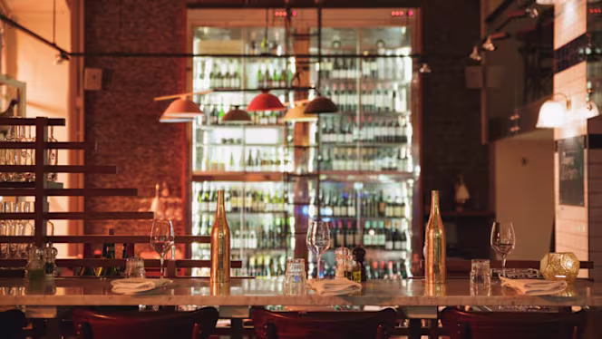 Napolyon Bistro & Bar - 9