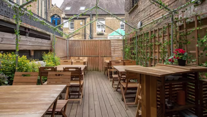 New York Cafe & Restaurant - 9