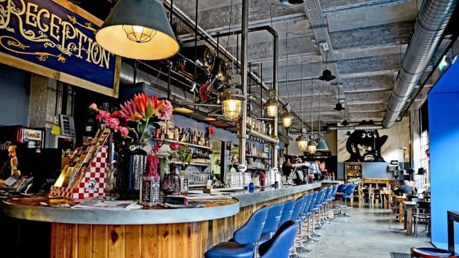 Blue Collar Café by Stayokay - 7