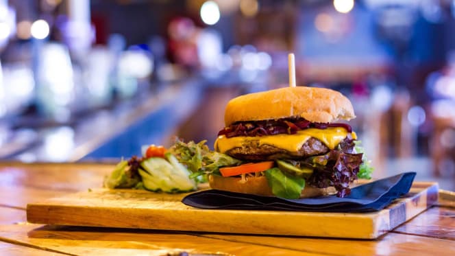 Blue Collar Café by Stayokay - 4