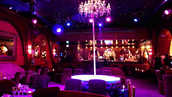 Secret Square - Paris - 6