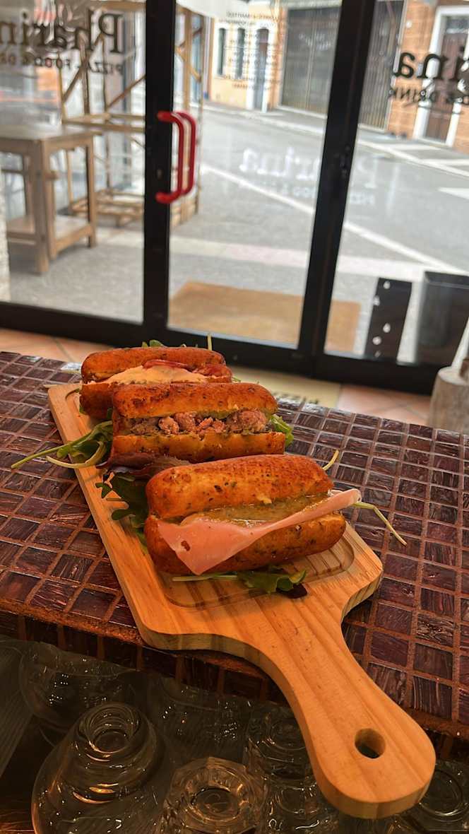 Pizzeria Pharina Food & Drink - 9