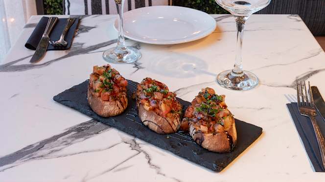 Fifth element italian restaurant - Cleveland Street W1T - 3