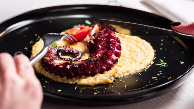 La corte dell' ulivo di Phi hotel Emilia - 2