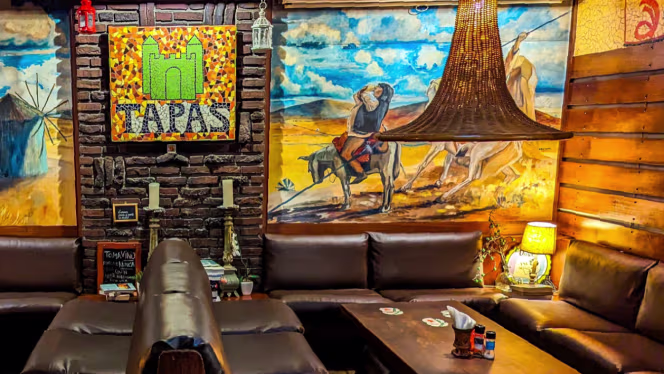 Castillo Tapas & Steaks - 3