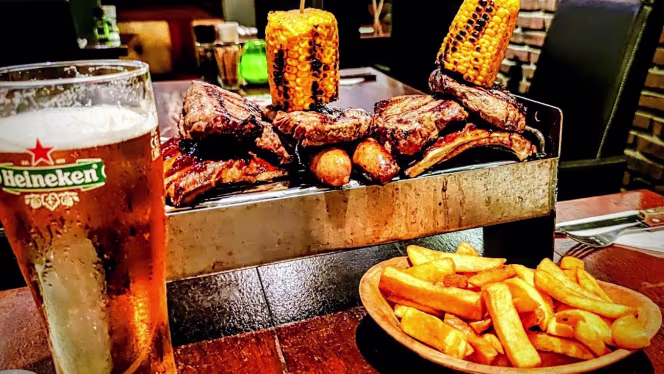 Castillo Tapas & Steaks - 0