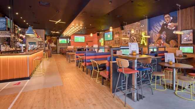 Sports Bar & Grill Clapham - 9