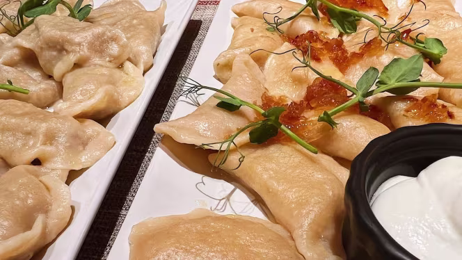 Die mit den Kirschen (Ukrainische moderne Küche) - 5