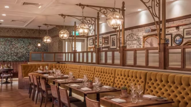 De Vere Beaumont Estate 1705 Restaurant - 3