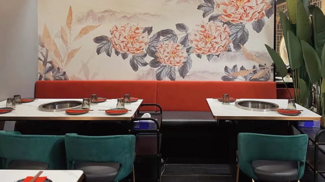 La Hot Pot Restaurant - 4