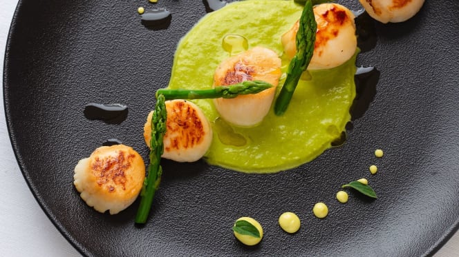 Seasons Restaurant & Lounge Bar - 2