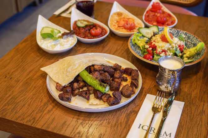IQRAM Café & Restaurant - 7