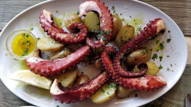 Linda The Beach Bar - Lagos - 9