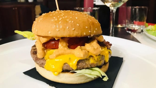 Lost Pub & Restaurant - 3