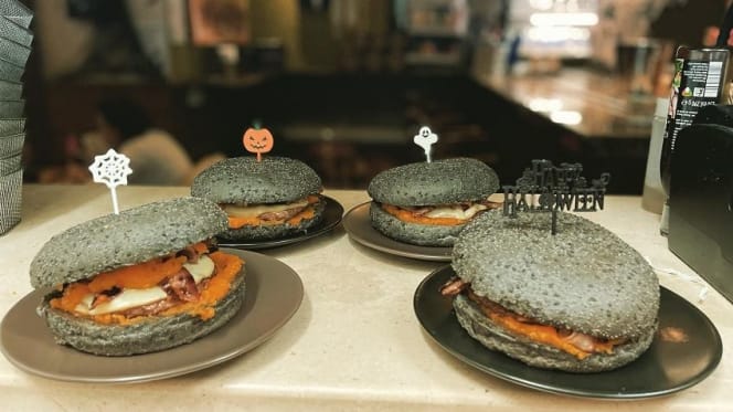 Lost Pub & Restaurant - 7