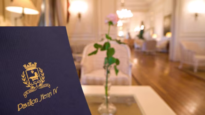 Hôtel Restaurant Pavillon Henri IV - Saint-Germain-en-Laye - 9