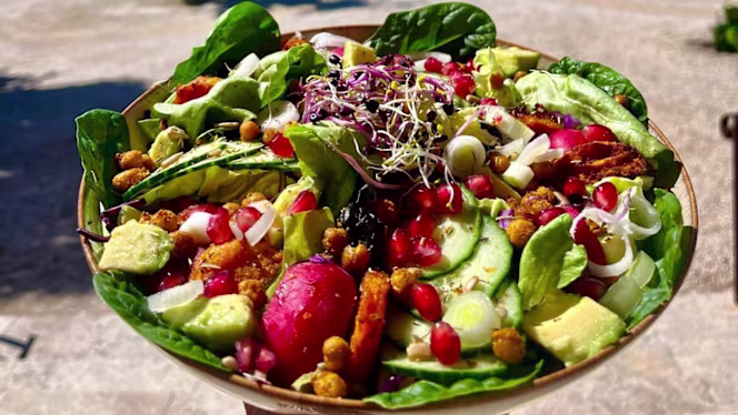 Garden restaurant by Domaine la Roque - 4